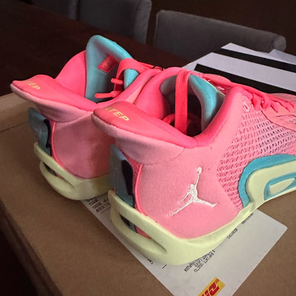Air Jordan Tatum 1 'Pink Lemonade' Kids / 3.5Y